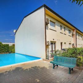 MokyD04-piscina,giardino privato,garage,wi-fi,tvs