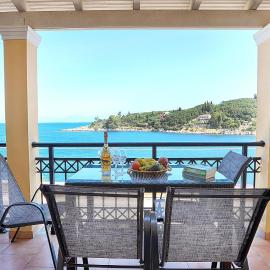 Votsalo Apartments By Kassiopi's Sea, hotel in Kassiopi