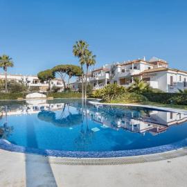 Golden Sands Apartment - Chiclana de la frontera, Hotel in Novo Sancti Petri