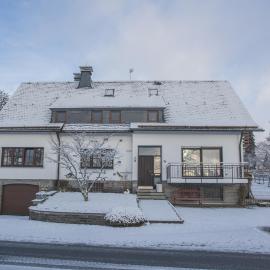 Welcome in - Winterberg - Gemütliche Ferienwohnung in der Nähe des Zentrums und des Skigebiets, hotel in Winterberg