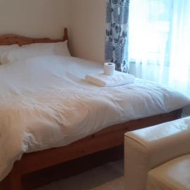 TonyHomes, hotel in Dagenham