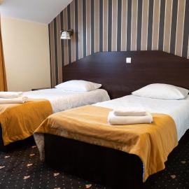 Hotel Podzamcze, khách sạn ở Góra Kalwaria