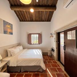 金門 湖光悠宅古厝民宿 Relax Lake B&B، فندق في Lin-ts'o