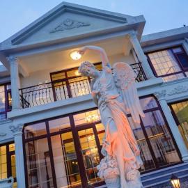 Lairgforest Manor, hotelli kohteessa Yingchengzi