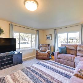 Centralia Retreat: 2 Mi to NW Sports Hub & Outlets