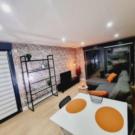 Dépendance cosy en duplex avec terrasse & jardin