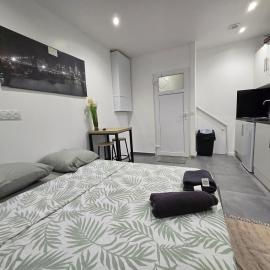 STUDIO COSY Meulan En Yveline, отель в городе Meulan