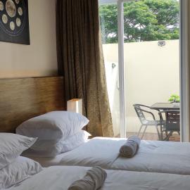 Cozy Suite with Private Patio near Nuvali، فندق في Silang