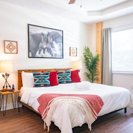 The Prairie Suite Newly Built Upscale Central
