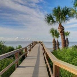 Brass Rail 319-Premier Condo on Tybee Island-Sleeps 10-2 Pools & Spa, Hotel in Tybee Island