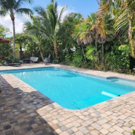 Thumb Point Oasis w Heated Pool walk to beach