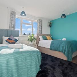 3 bedroom House for Contractors,Workers,Relocation,Insurance,Family, Free Parking,Prebendal AV