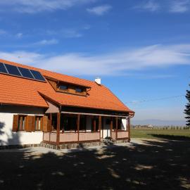 Ezüstfenyő Agroturisztikai Panzió, hotel u gradu 'Borzont'