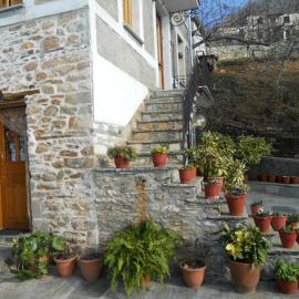 Sarafis Guesthouse, hotel in Agios Lavrentios
