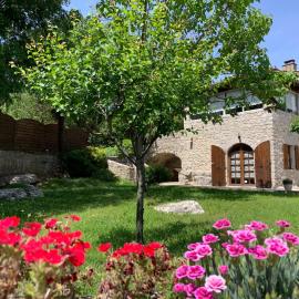 La Peireta-Authentique, hotel in Saint Alban Auriolles