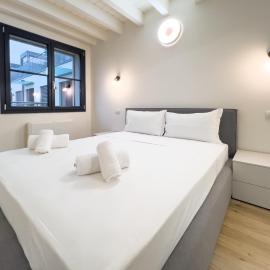 Bright apartment with terrace and pool