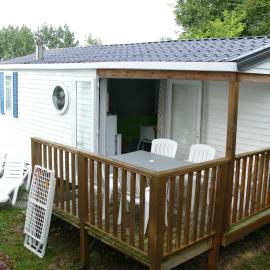 Mobil home Domaine Du Lac, khách sạn ở Montendre