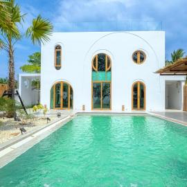 A Dream Naka Island - Beachfront Pool Villa, Hotel in Ko Naka