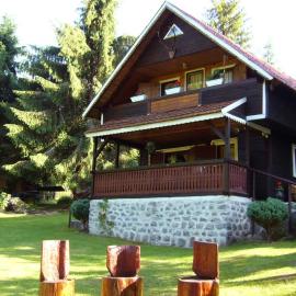 Uni-kom forest lodge, Hotel in Lacul Roşu