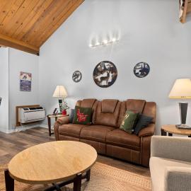 Mountain Inn Lodge 83 with Wintergreen Advantage