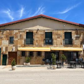 Hostal Restaurante Bustos, hotel en Villarrubio