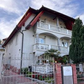 Hévíz Kristály Apartman, hotel di Hévíz
