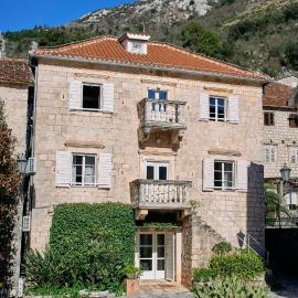 Villa Perast, hotel di Perast