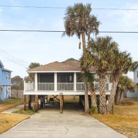 1724 E Ashley - Katie's Cottage in a Quiet Area of the Beach، فندق في فولي بيتش