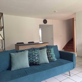 Maison de 82m2 proche du Mans avec parking privé, hotel v destinácii Ruaudin