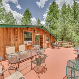 Cozy Mountaintop Retreat < 6 Mi to Ski Cloudcroft!, Hotel in Cloudcroft