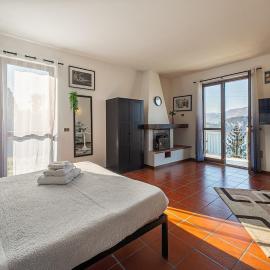 Lake Como View, Private Suite & free Parking