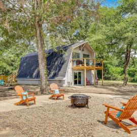 Family-Friendly Broken Bow Home w/ Grill!, hotel em Broken Bow