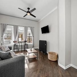 Cozy 1 Bedroom Apt near Logan Sq, hotel a Chicago