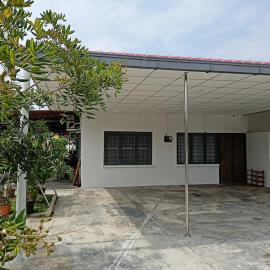 Aloe Vera Homestay - 3 Bed Rooms Corner House, hotel in Kamunting