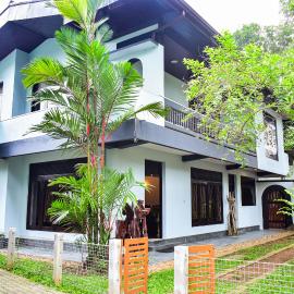 Wicks Backpacker's Lodge - Peaceful Quality stay, Walk to the Historic Galle Dutch Fort and the beach, hotel in Galle