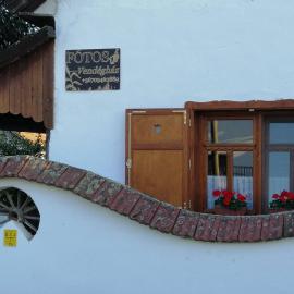Fótos Vendégház, hotel in Tiszaderzs