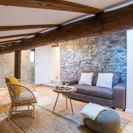 GuestHost - Casa Bar 2 - Stylish Apartment Lake Como، فندق في دونغو