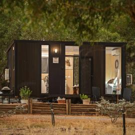 The Flower Nest by Tiny Away, Hotel in Clydesdale