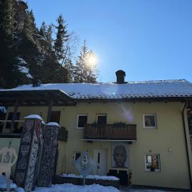 Modern renovierte Ferienwohnung mit Kunstambiente