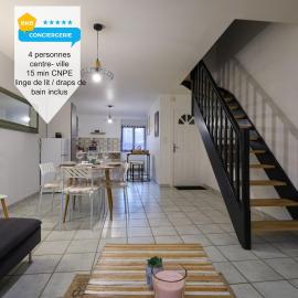 Duplex "Sebari "centre ville parking clim proche CNPE