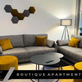 ARYVE Design-Boutique Apartment am Markt von Waltershausen im Thüringer Wald - Design-Interieur, Netflix, WLAN, hotelli kohteessa Waltershausen