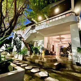 Stylish Apartments - FREE Bikes, Nice Area & Cozy Patio, 10 Minutes to Airport, hotel v destinaci Belize City
