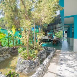 Los Patios Hostel Phuket, hotel in Mai Khao Beach