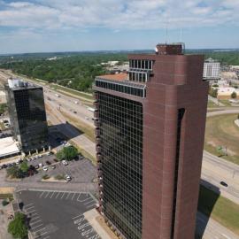 Modern Two Bedroom Apartment with City Views, hotel v mestu Tulsa