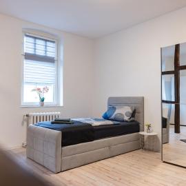 Pensionszimmer - Großes Doppelzimmer - Zweibettzimmer, hotel in Bad Oeynhausen