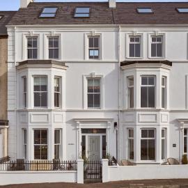 Saltrock House - Portrush, hotel in Portrush