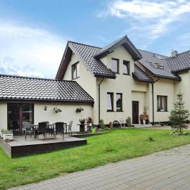 Villa in Troszyn by Lake with Natural Beach, Hotel in Troszyn