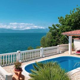 Villa Amarila, hotel in Podaca
