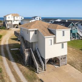 Summer Nights 4 Bedroom Oceanside Home, khách sạn ở Kill Devil Hills