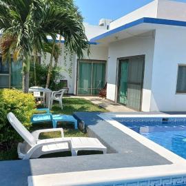 Villa Ge, hotel sa Ursulo Galván